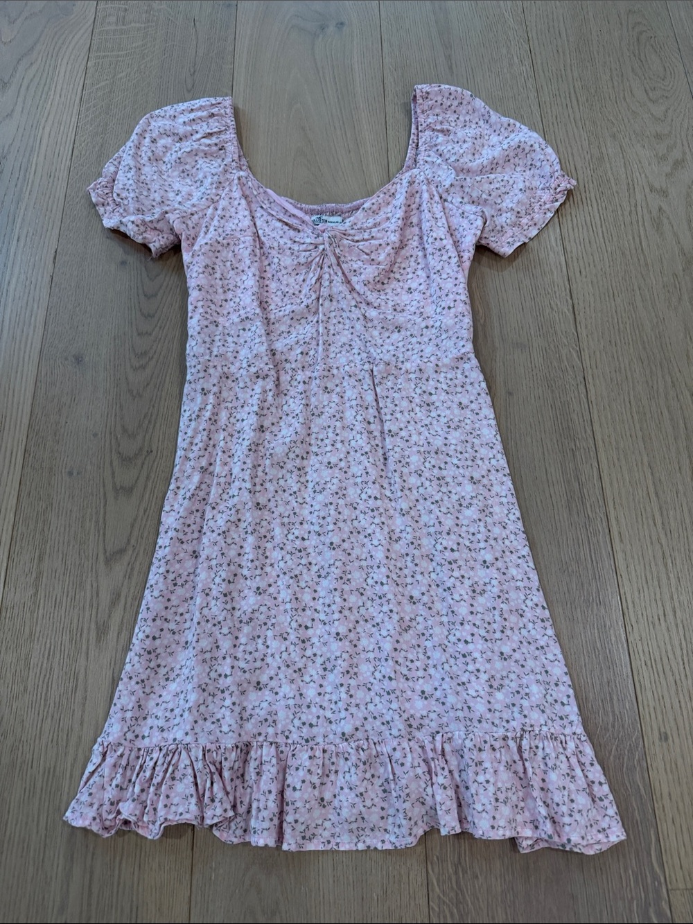 Hollister Pink Floral Ruffle-Hem Dress Size Medium